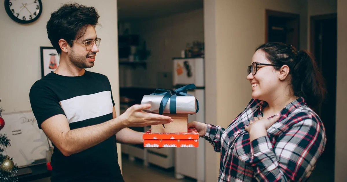 Celular de regalo para mamá o papá en Colombia 2026